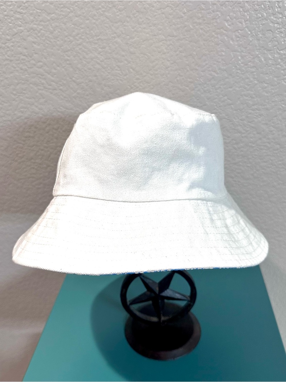 Bucket Hat - Reversible - Picture 1 of 4